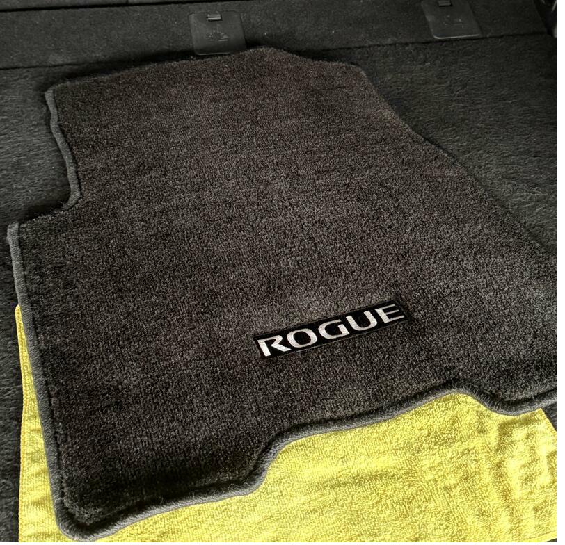 Nissan Rogue carpet mat after extraction